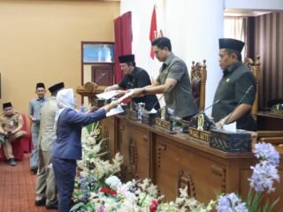 Enam Fraksi DPRD Tanah Bumbu Setujui RAPBD 2027, Tetap Beri Catatan dan Masukan